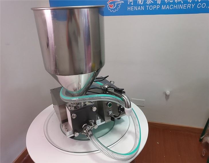 Cream Injecting Machine